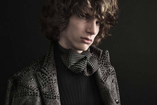VALENTINO: Manteau brodé et pull Valentino; écharpe en soie imprimée Charvet.