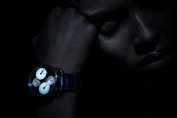Arceau L'Heure de la Lune, Hermès Horloger ©Buonomo & Cometti Model : Elodie@elite
Merci à Evane boulanger @elite
