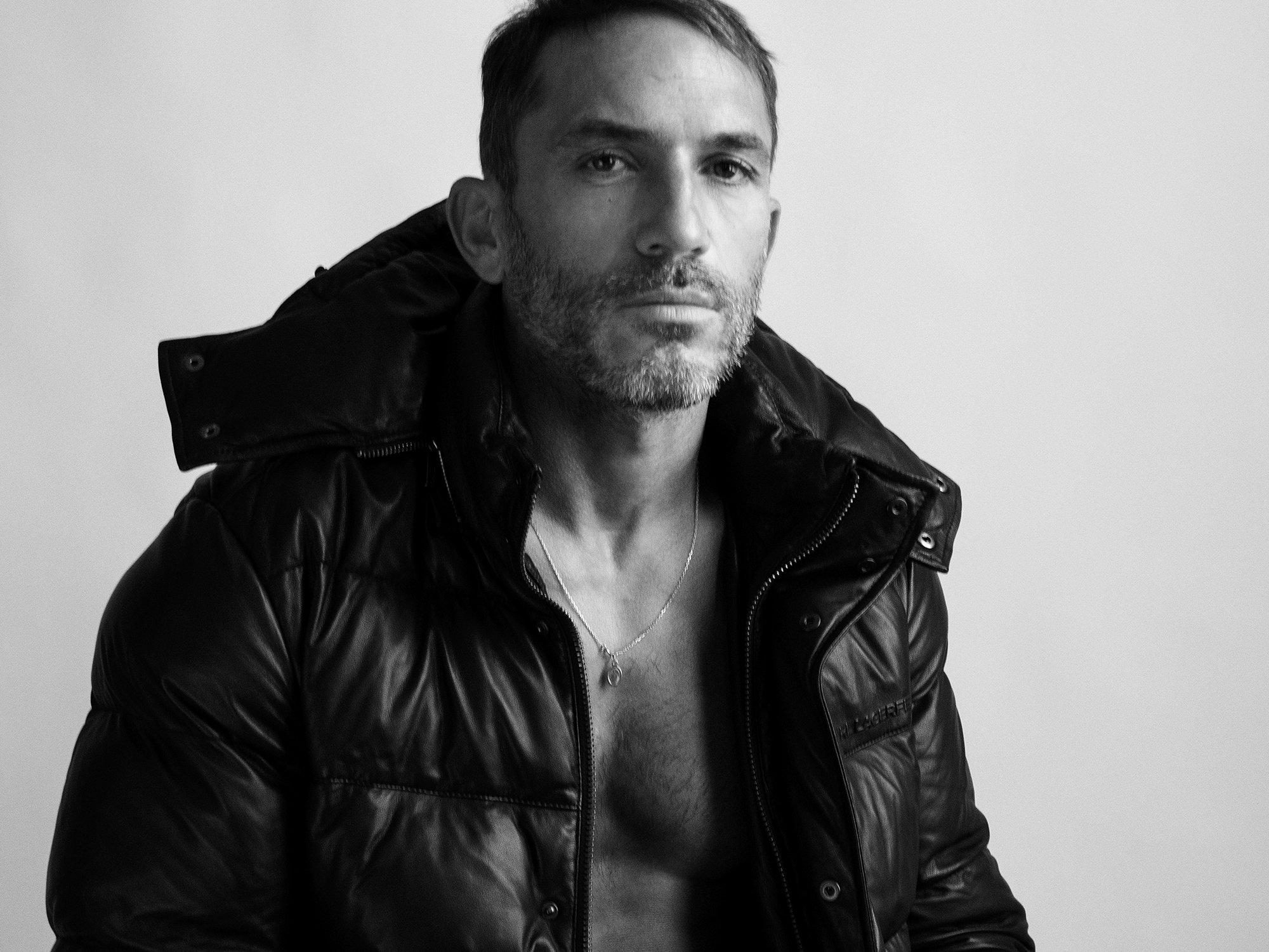 Sébastien Jondeau, blouson Karl Lagerfeld, ©Buonomo & Cometti