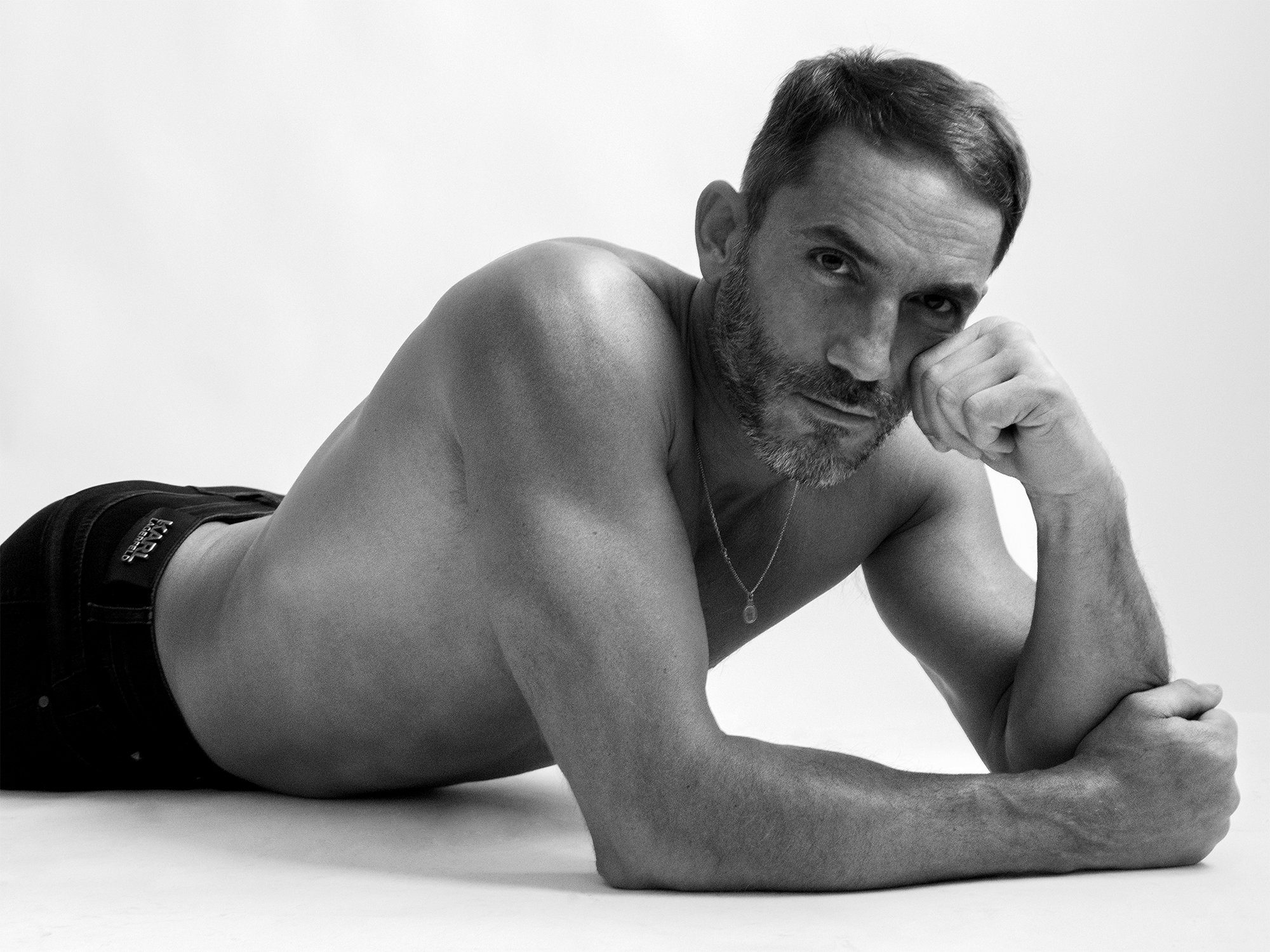 Sébastien Jondeau, jeans Karl Lagerfeld, ©Buonomo & Cometti