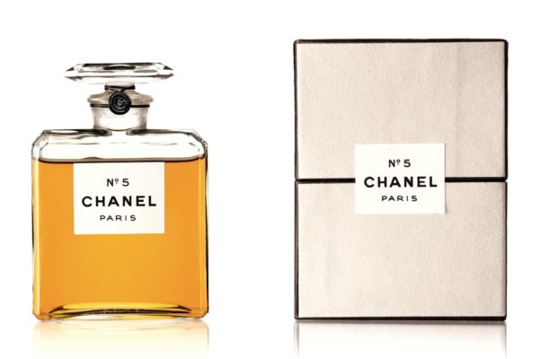 La version de 1924 du parfum Chanel N°5. Patrimoine de Chanel collection, Paris ©Chanel