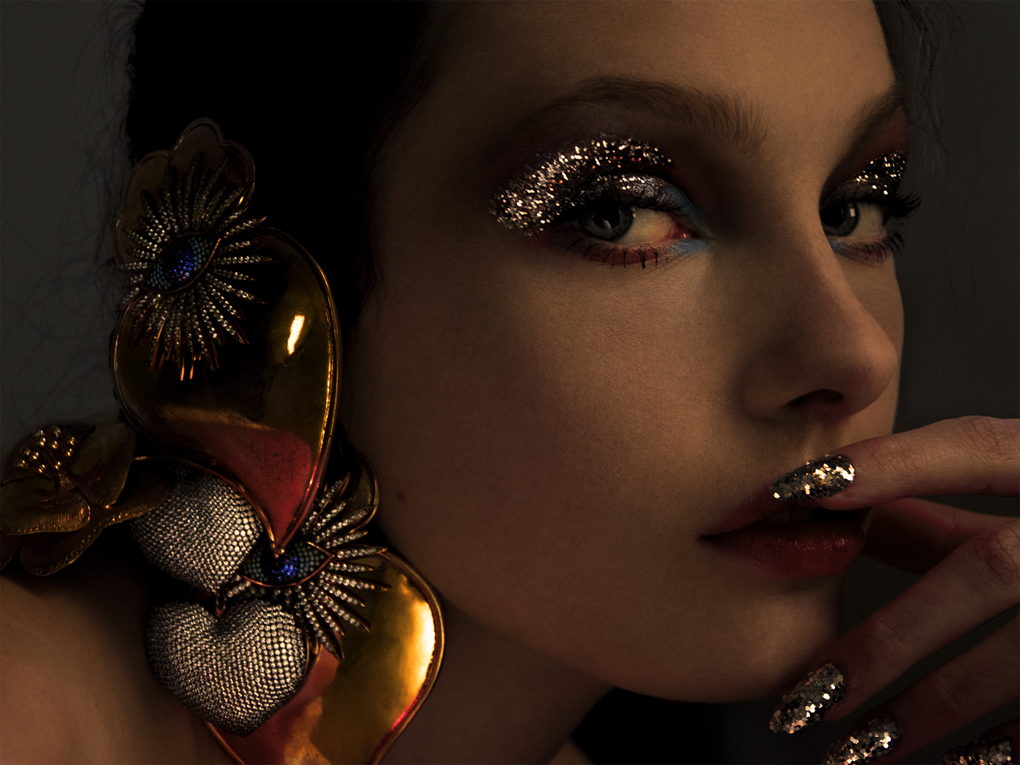 Bijoux Begüm Khan. Model Clara @elite. Makeup by Byredo. Photo ©Buonomo & Cometti