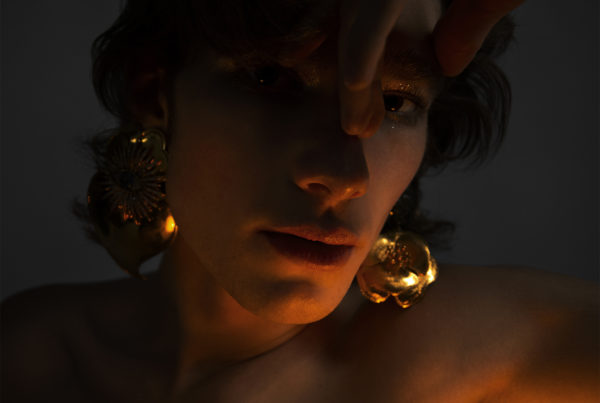 Bijoux Begüm Khan. Model Joshua @girl. Makeup by Guerlain. Photo ©Buonomo & Cometti
