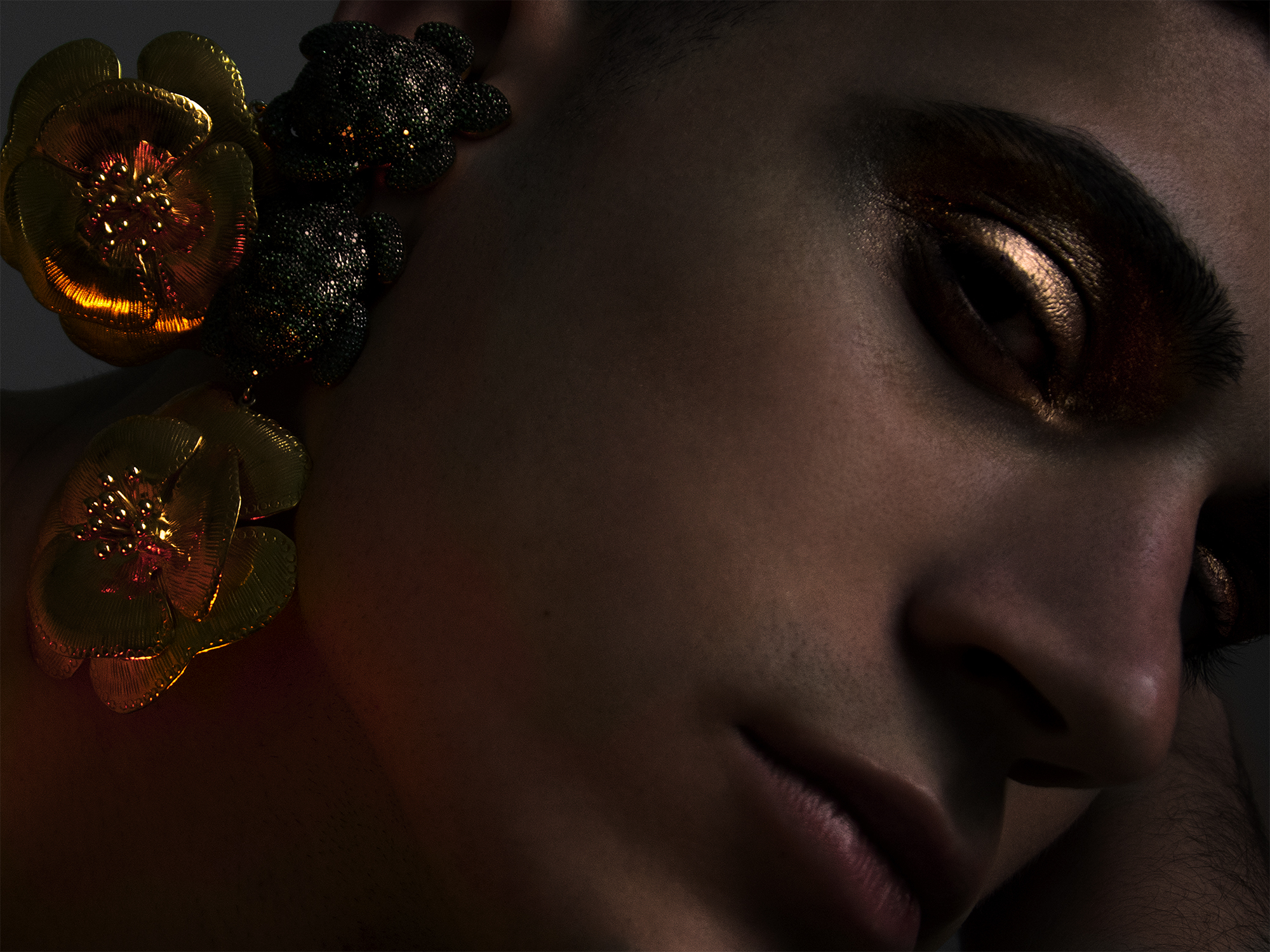 Bijoux Begüm Khan. Model Rowaan @gdfkparis. Makeup by Chanel. PHoto ©Buonomo & Cometti