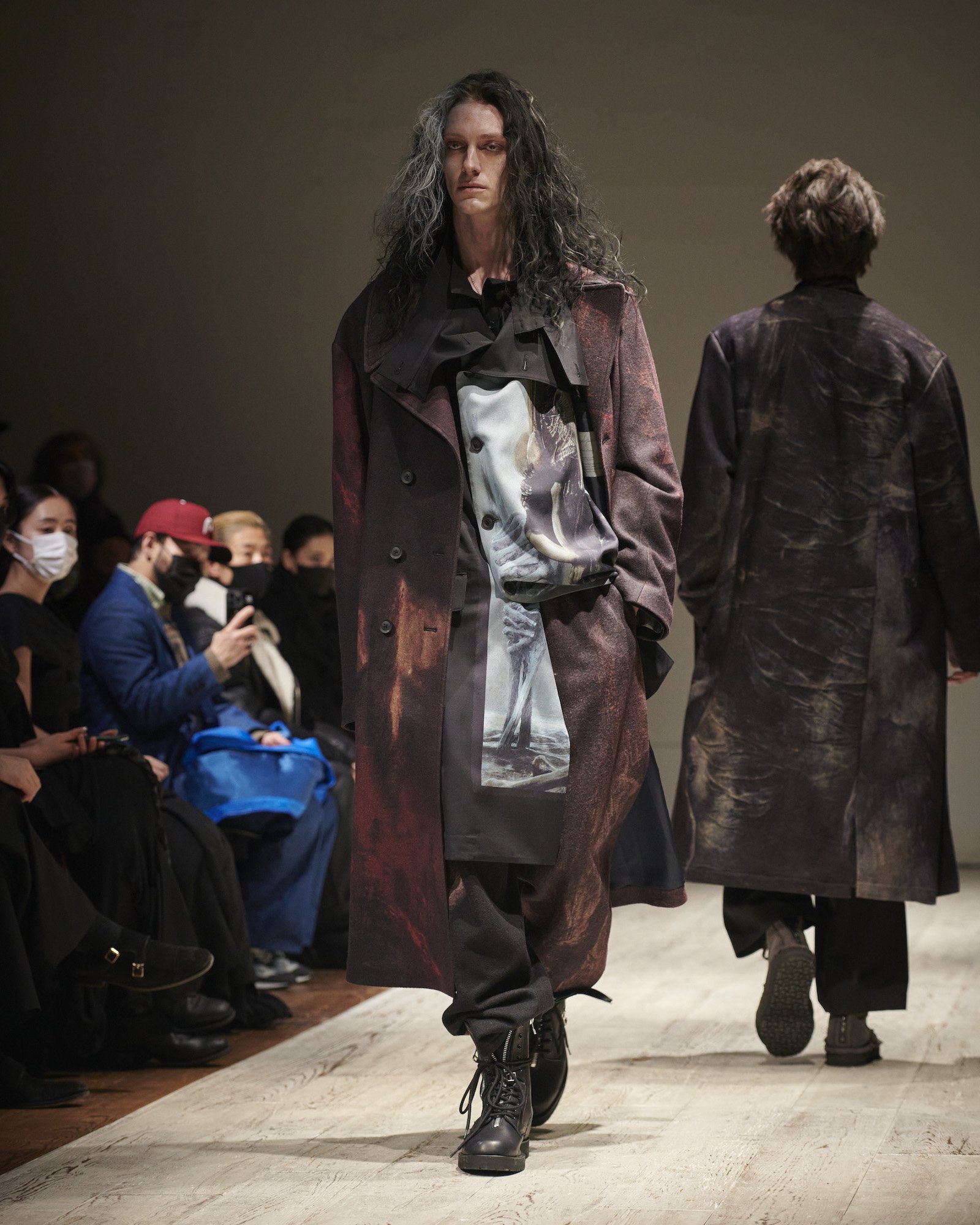 Yohji Yamamoto POUR HOMME AW22 - Photo by TAKAY - Look30