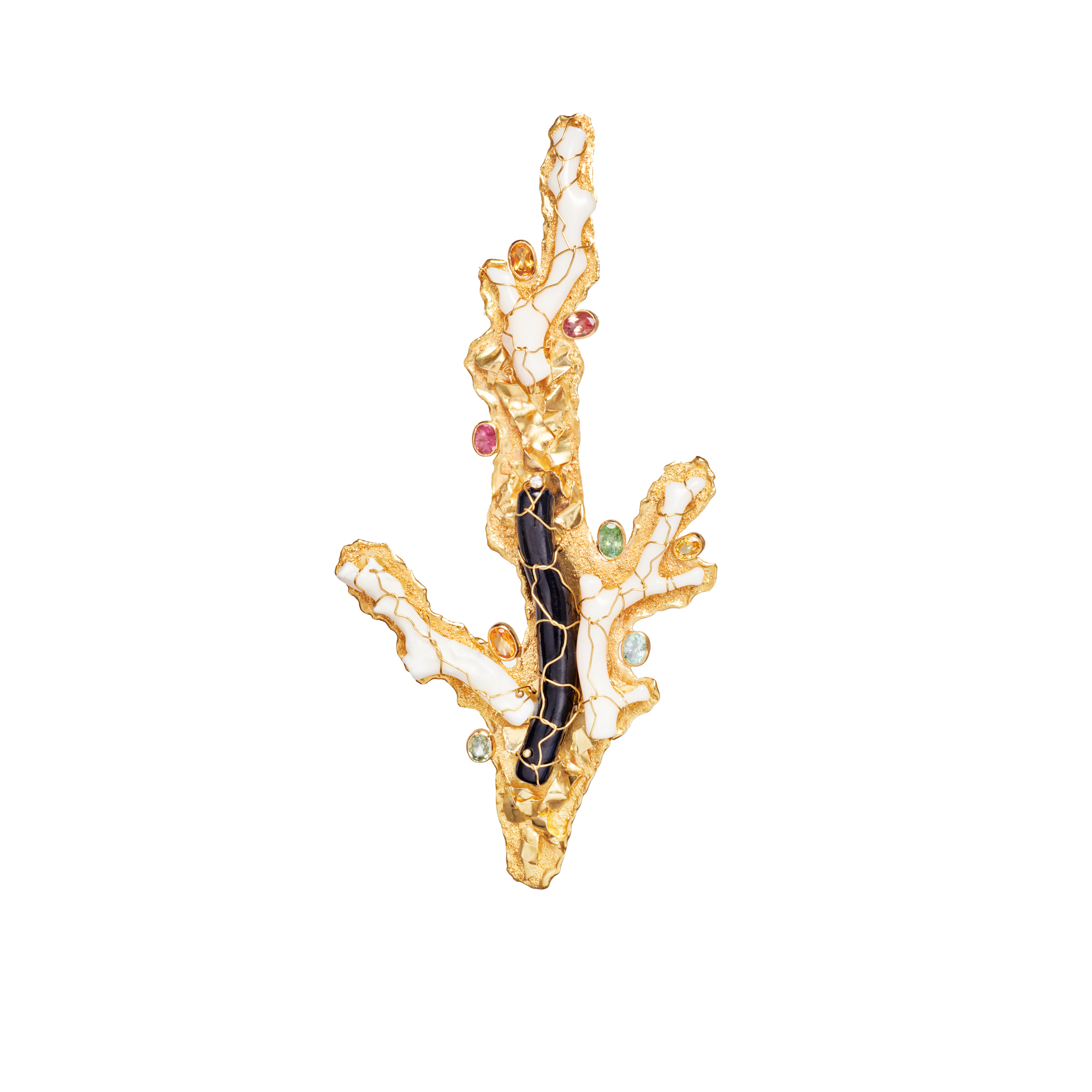 Coral reef pin, colored sapphire, coral, diamond, yellow gold 19,25kt @Maria João Bahia