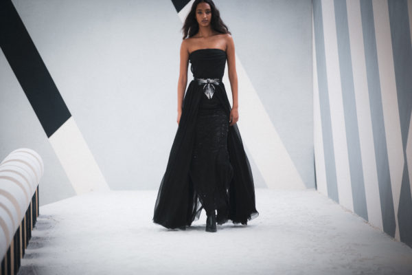Chanel haute couture automne hiver 2022-23 Fall-Winter 22-23 look 39 Copyright Chanel