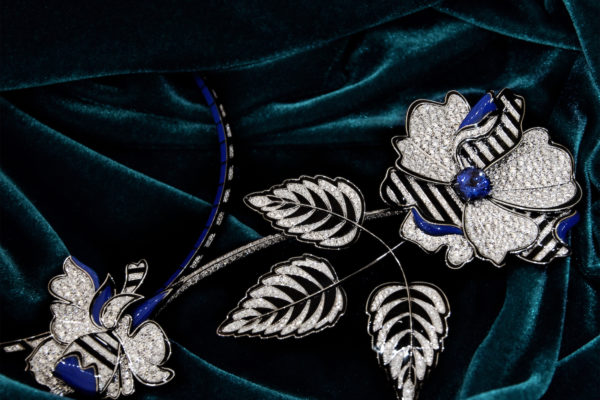 Boucheron, collection More is More, collier Out of the Blue ©Buonomo & Cometti
